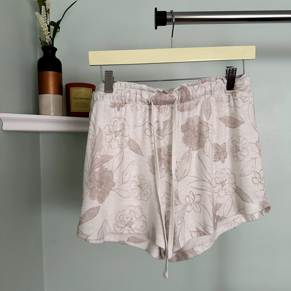 Z Supply Women’s Clothing Pixie Floral Short Loungewear, Grey